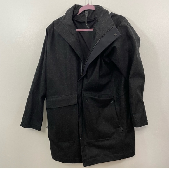 Reykur parka EUC - Picture 10 of 11